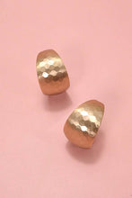 Load image into Gallery viewer, HAMMERED CHUNKY HUGGIE HOOP EARRINGS