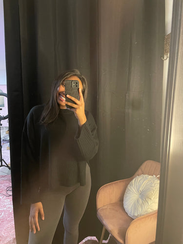 It’s the season sweater|black