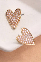 Load image into Gallery viewer, HEART PEARL STUD EARRINGS