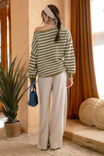 Load image into Gallery viewer, Social Moment Pullover