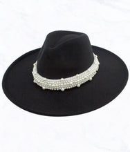 Load image into Gallery viewer, Thick Pearl Band Hat | Black