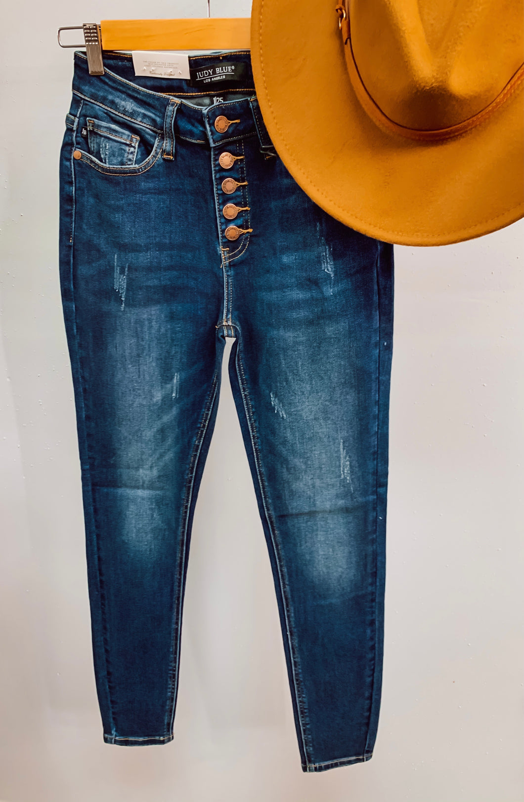 JUDY BLUE non distressed jean